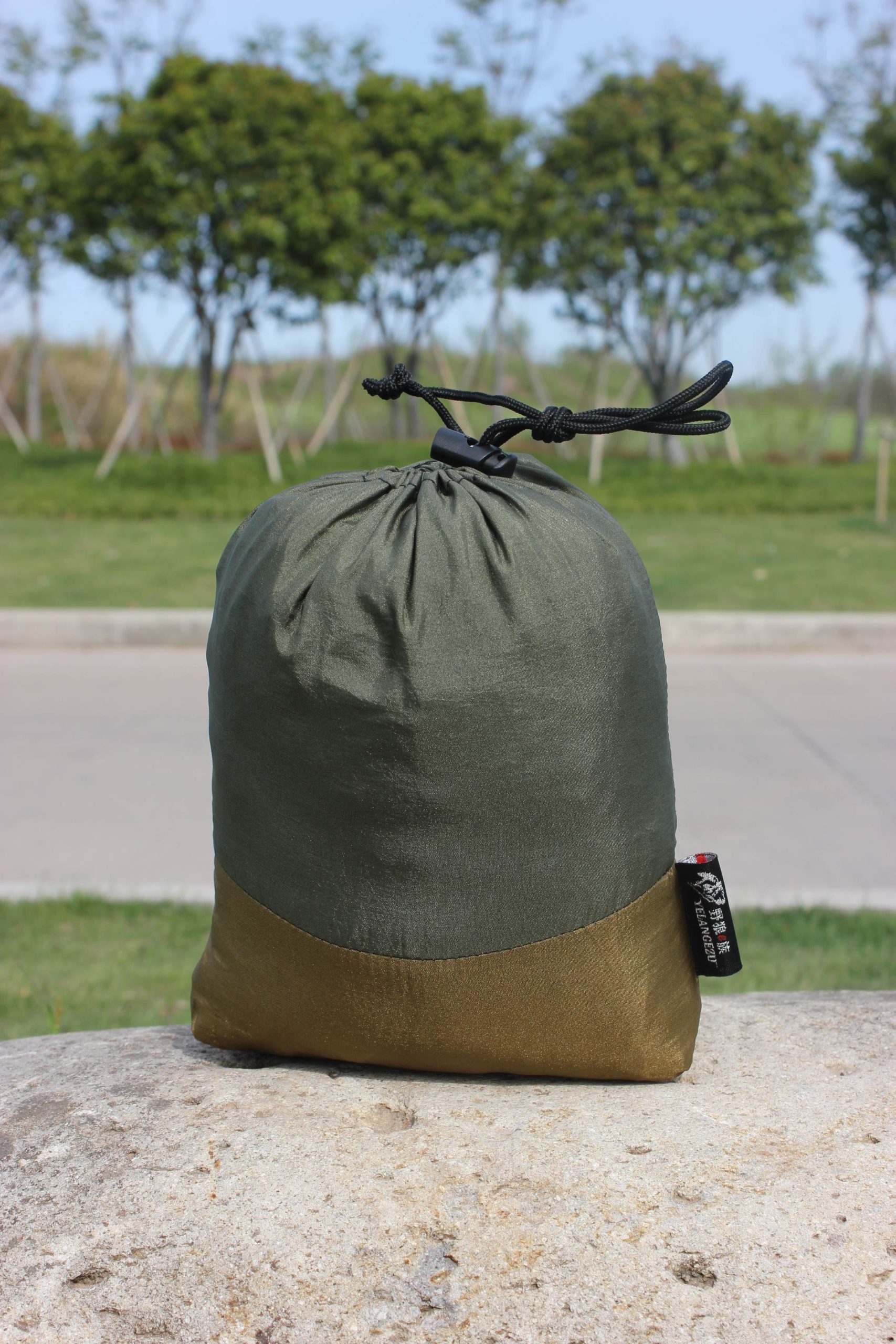 Premium Camping Hammock with Mosquito Net - Removable net with bungee cord - Image 3